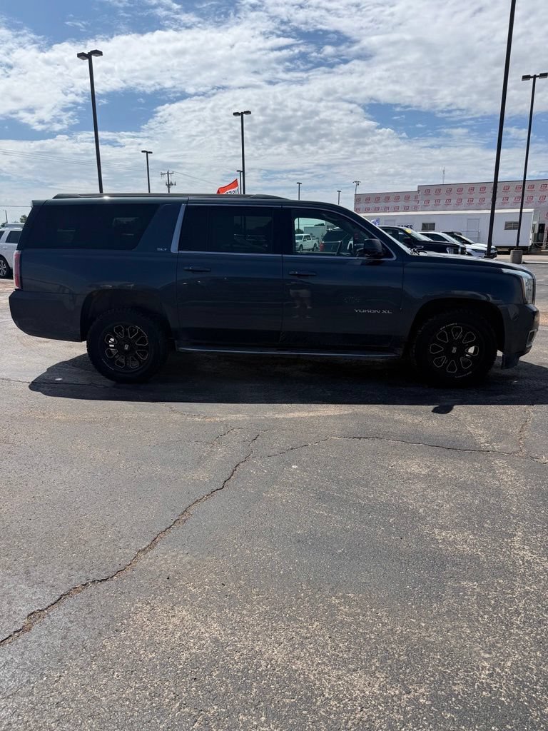 Used 2020 GMC Yukon XL SLT RWD image 3