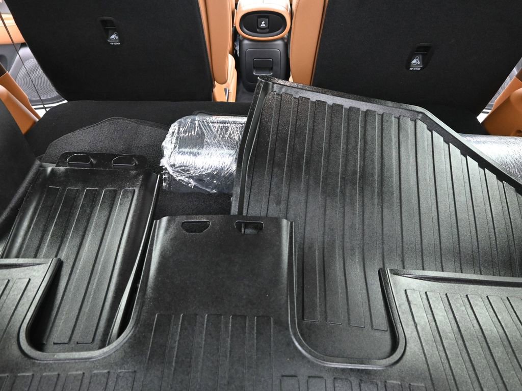 Used 2026 Hyundai Palisade Calligraphy image 13