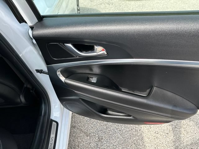 Used 2025 Genesis G70 2.5T AWD/4WD image 18