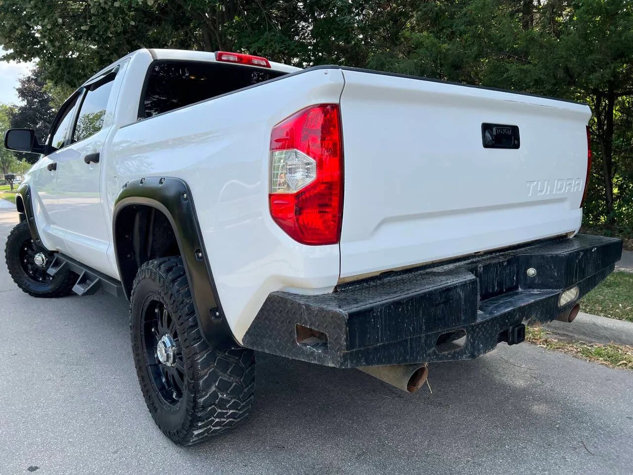 Used 2015 Toyota Tundra SR5 w/ SR5 Upgrade Package image 4