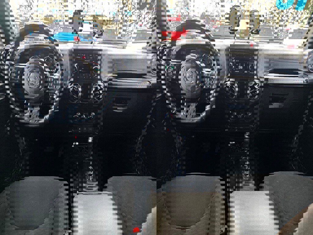 Used 2018 Jeep Wrangler Unlimited Sport w/ Connectivity Group image 5