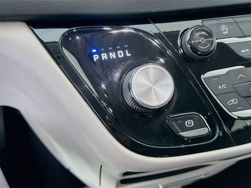 Used 2018 Chrysler Pacifica Touring Plus w/ Tire & Wheel Group image 16