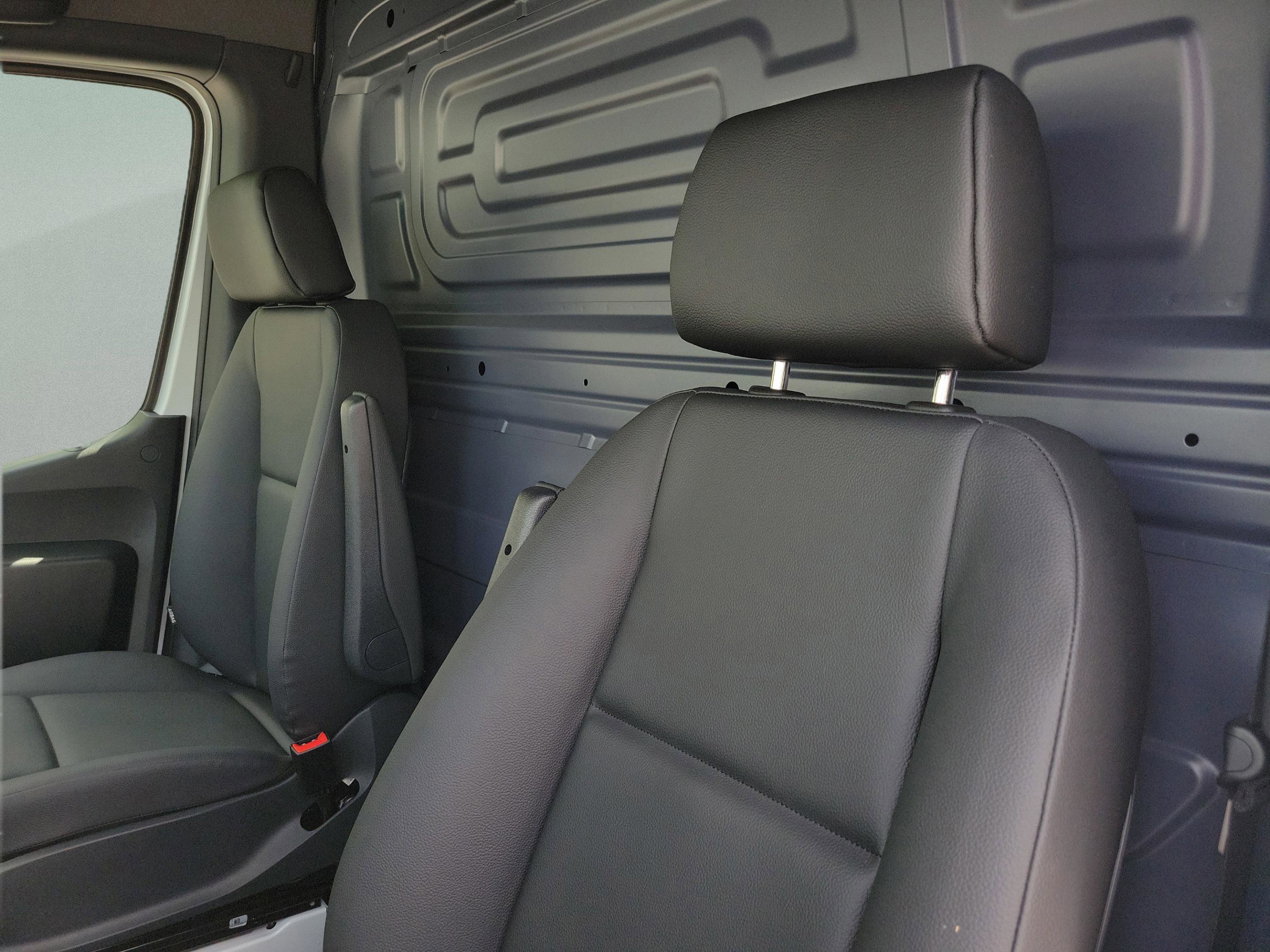 New 2025 Mercedes-Benz Sprinter 2500 image 12