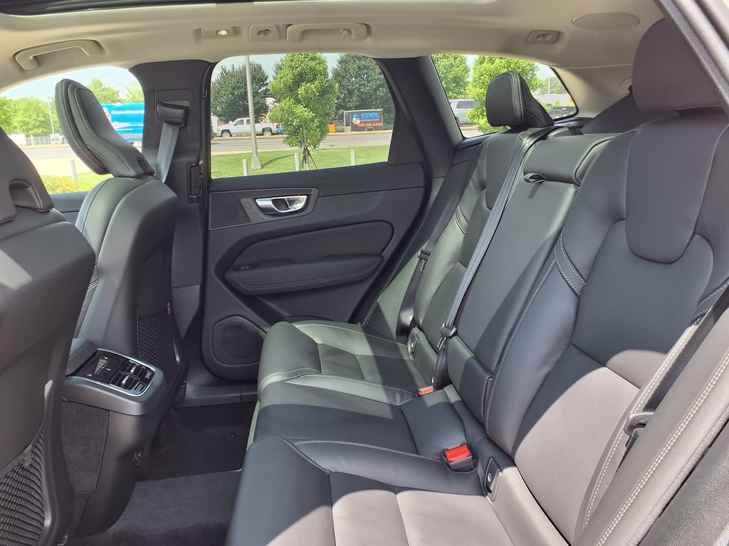 New 2026 Volvo XC60 B5 Ultra w/ Protection Package Premier AWD/4WD image 15