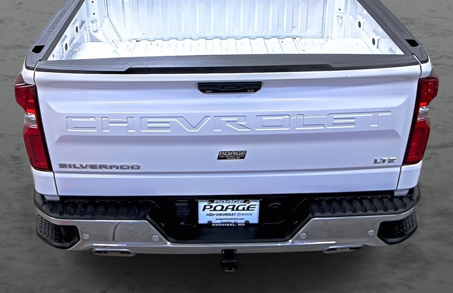 Certified 2024 Chevrolet Silverado 1500 LTZ w/ Z71 Off-Road Package AWD/4WD image 11