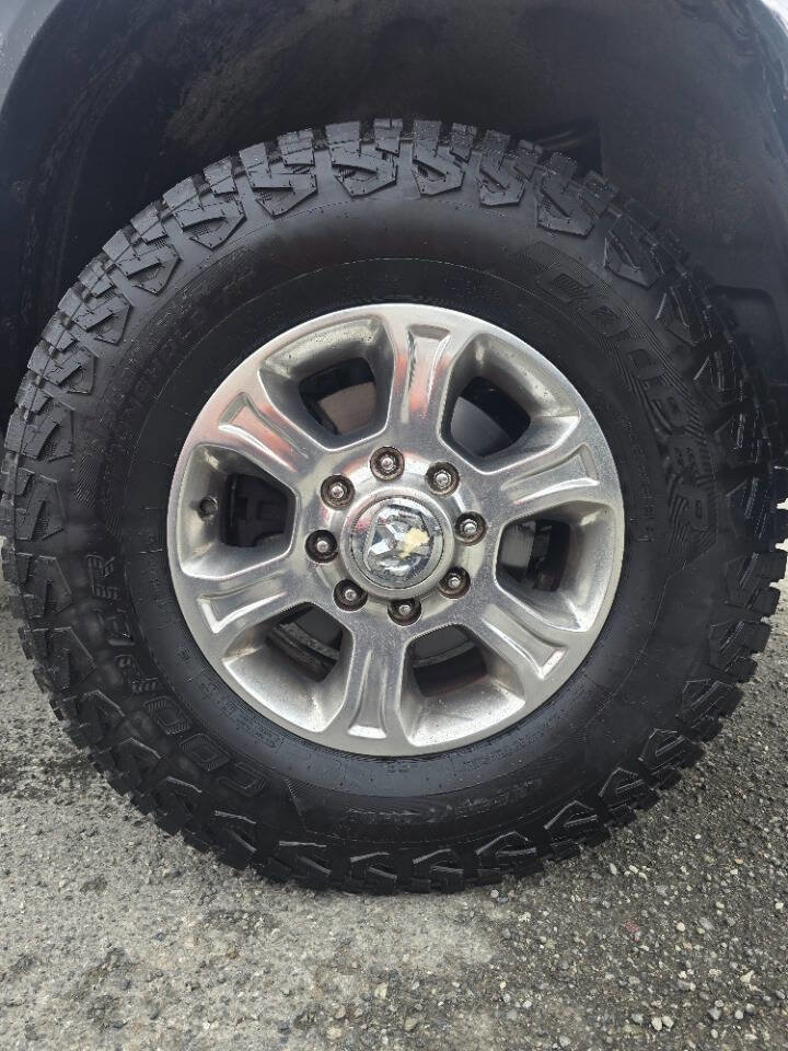 Used 2017 RAM 2500 Tradesman w/ Chrome Appearance Group AWD/4WD image 9