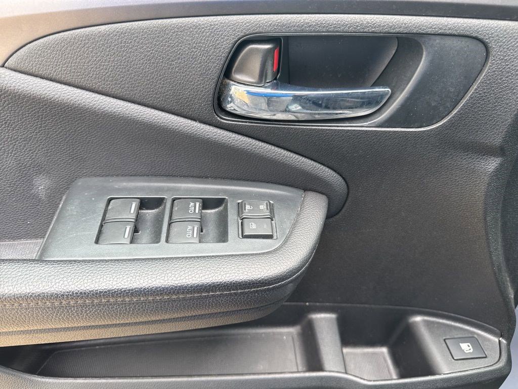 Used 2022 Honda Pilot Sport image 13