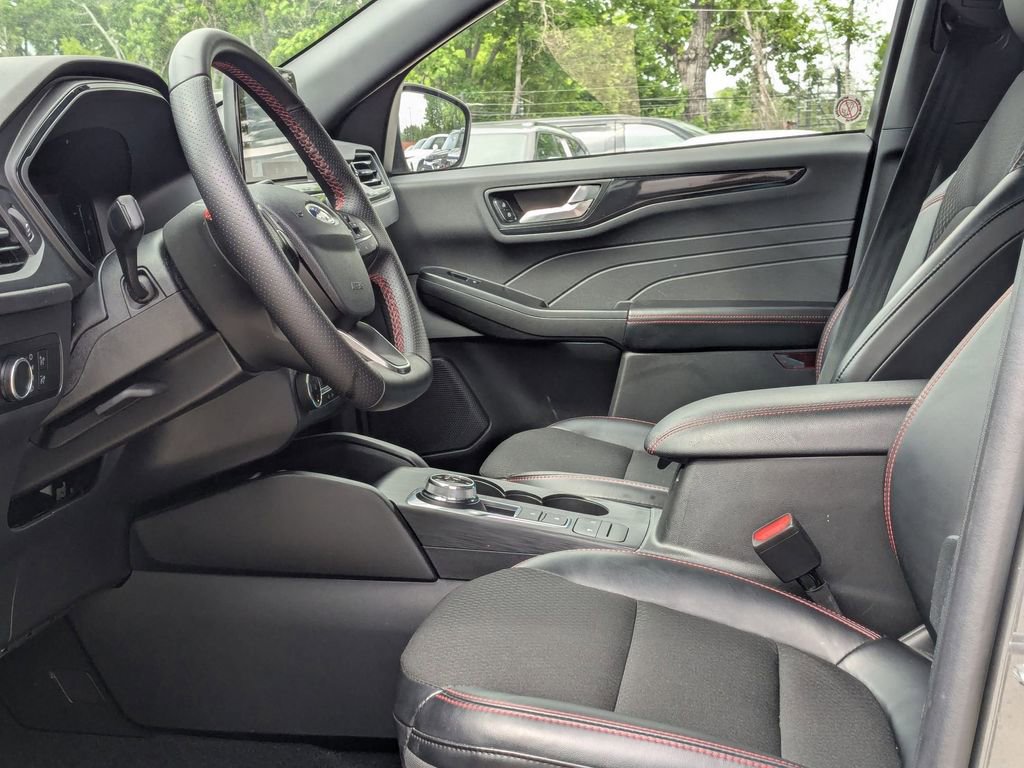 Used 2025 Ford Escape ST-Line AWD/4WD image 22
