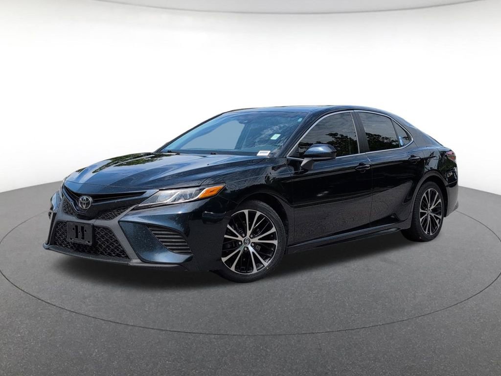 Used 2019 Toyota Camry SE FWD image 1