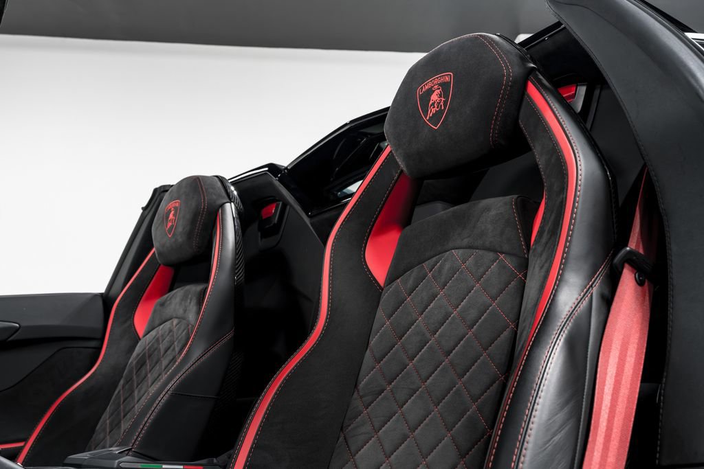 Used 2018 Lamborghini Aventador S image 19