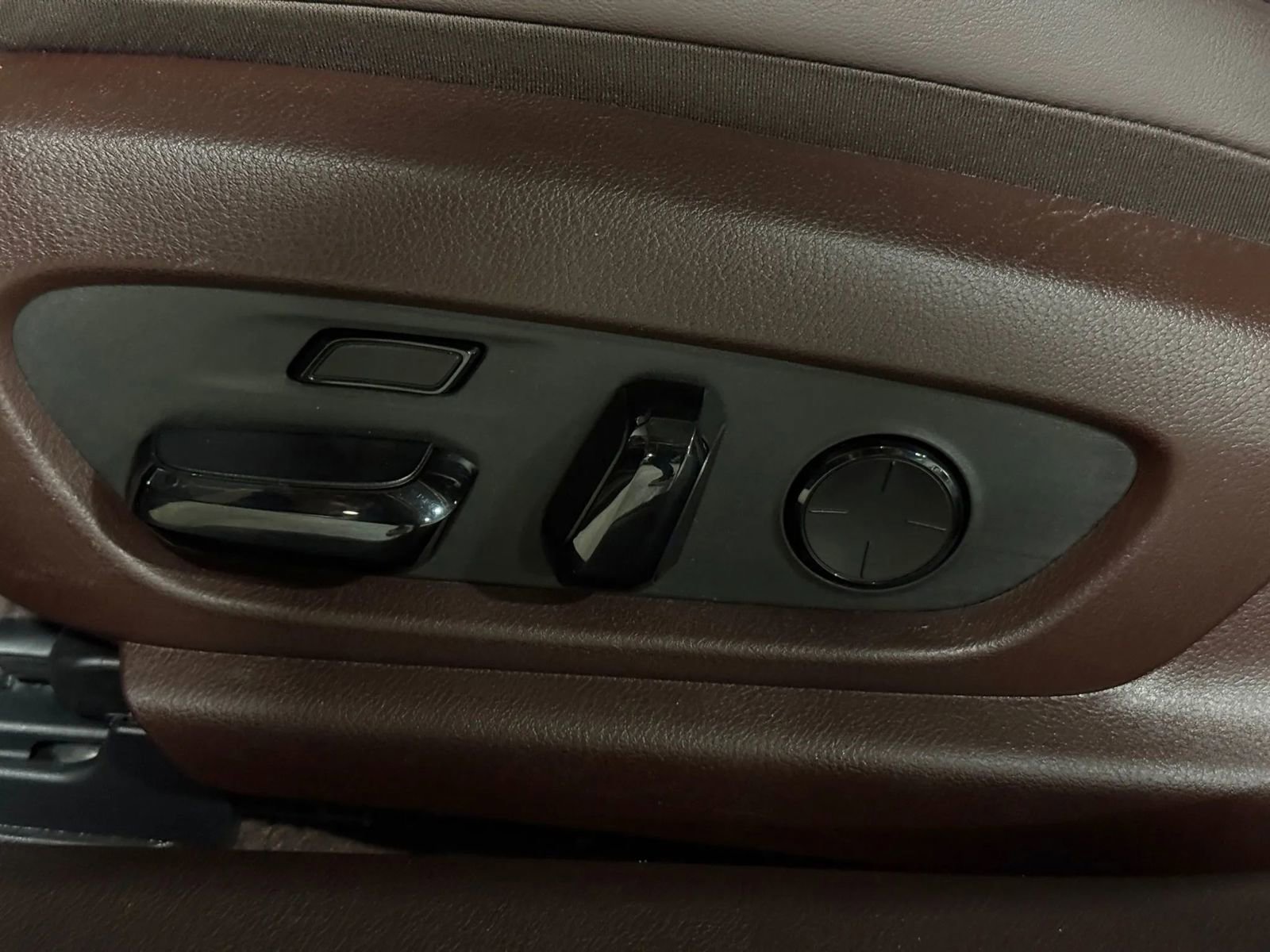 Used 2019 Lexus ES 350 Ultra Luxury w/ Accessory Package image 14