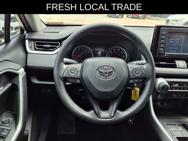 Used 2021 Toyota RAV4 LE FWD image 16