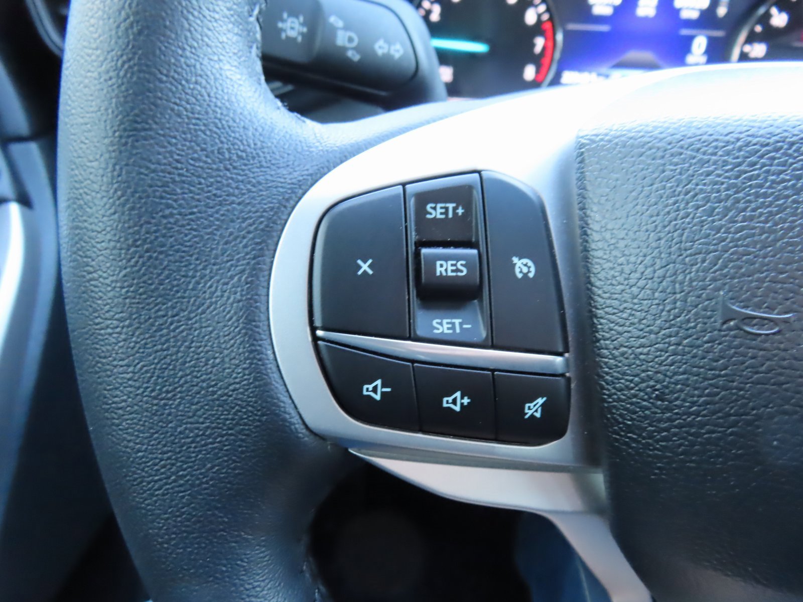 Used 2024 Ford Explorer XLT image 17