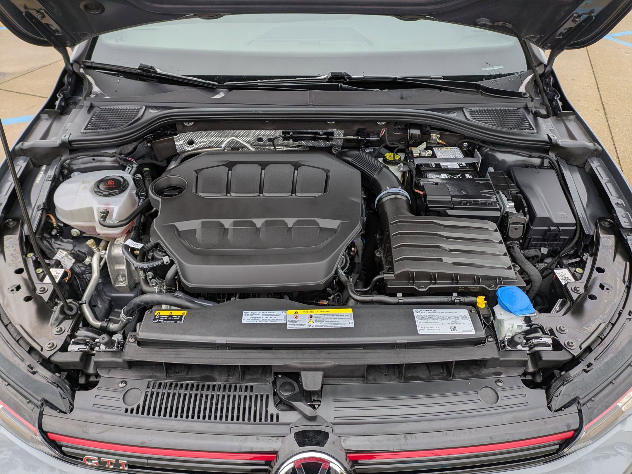 Used 2025 Volkswagen GTI SE image 31