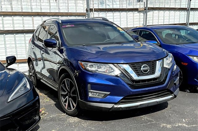 Used 2020 Nissan Rogue SL w/ Premium Package image 2