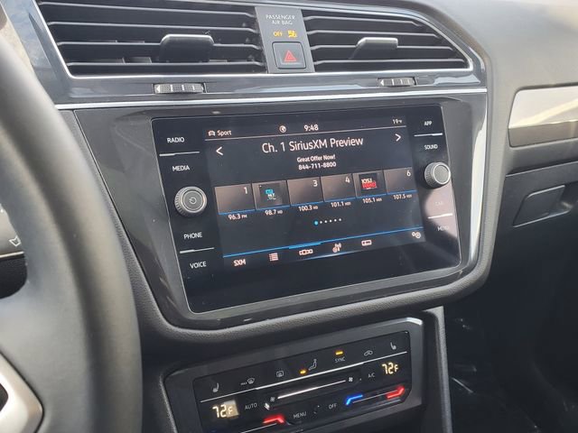 Used 2022 Volkswagen Tiguan SE w/ Panoramic Sunroof Package image 28