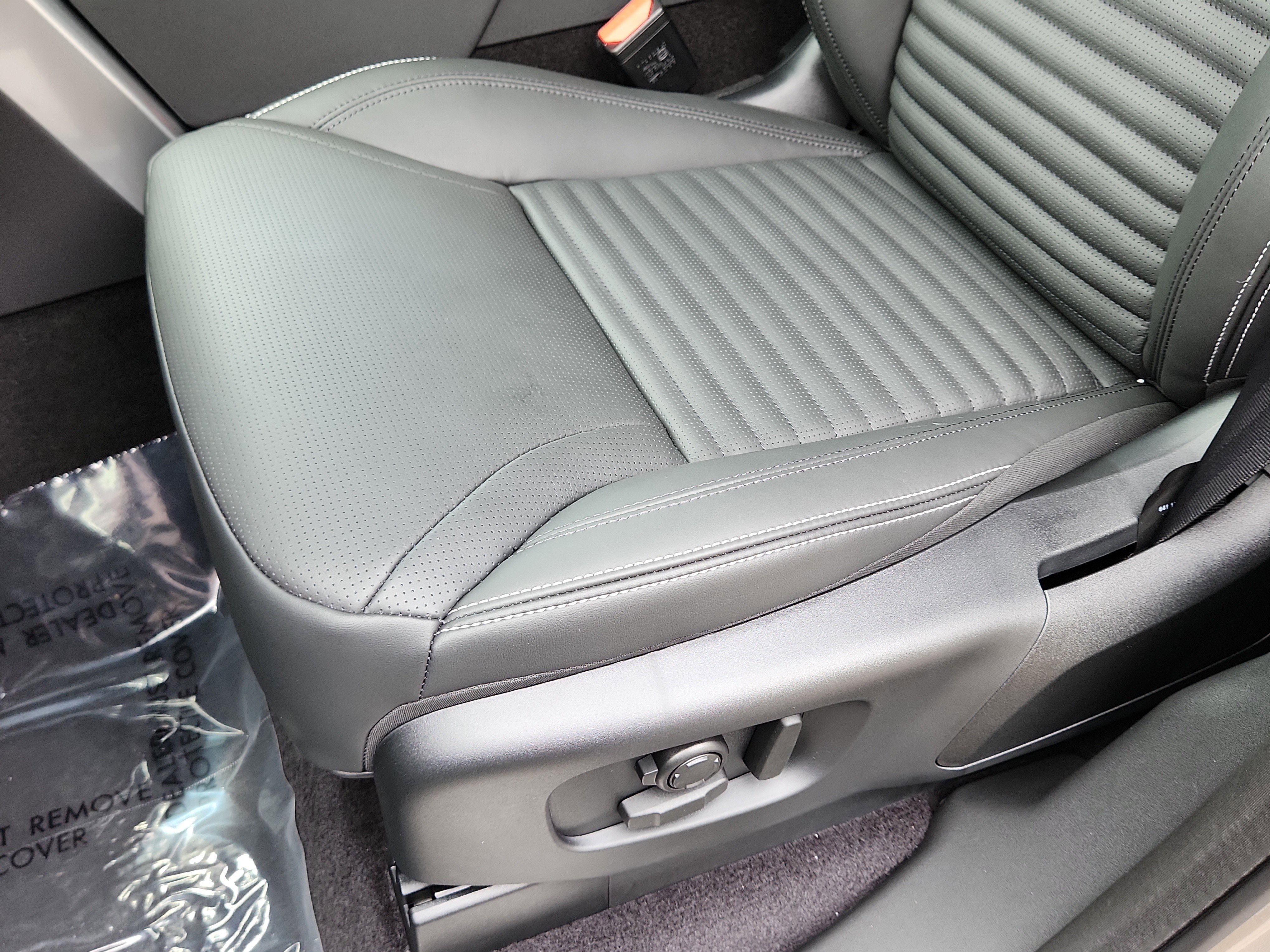 New 2025 Land Rover Discovery Metropolitan Edition image 10