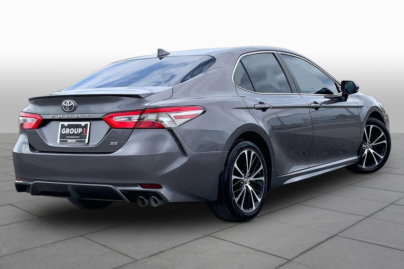 Used 2019 Toyota Camry SE FWD image 13