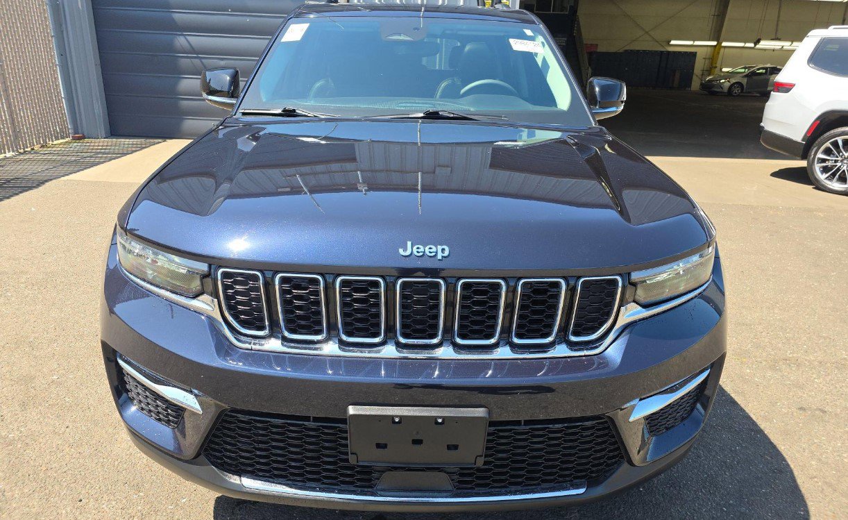 Used 2022 Jeep Grand Cherokee Limited 4xe AWD/4WD image 3