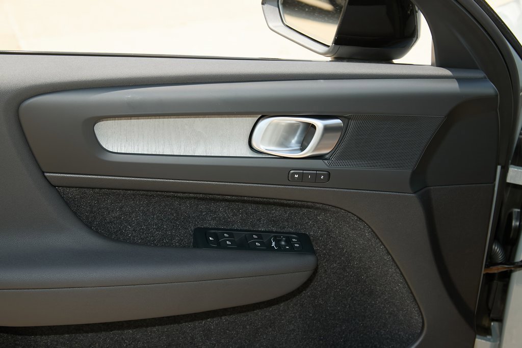 New 2026 Volvo XC40 B5 Plus w/ Protection Package Premier image 8