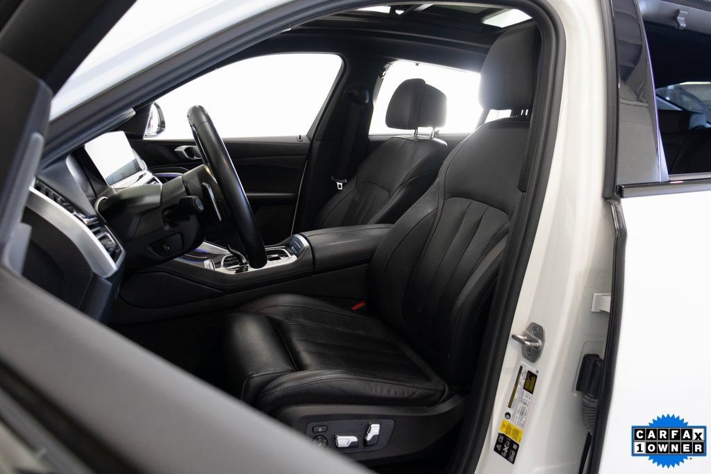 Used 2022 BMW X6 M50i AWD/4WD image 19