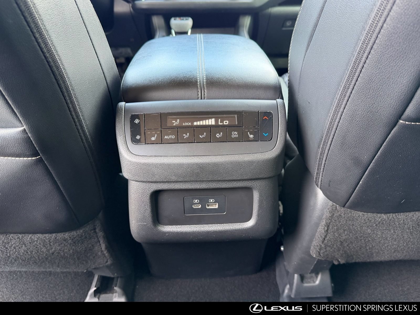 Used 2024 Nissan Pathfinder SL w/ SL Premium Package FWD image 20