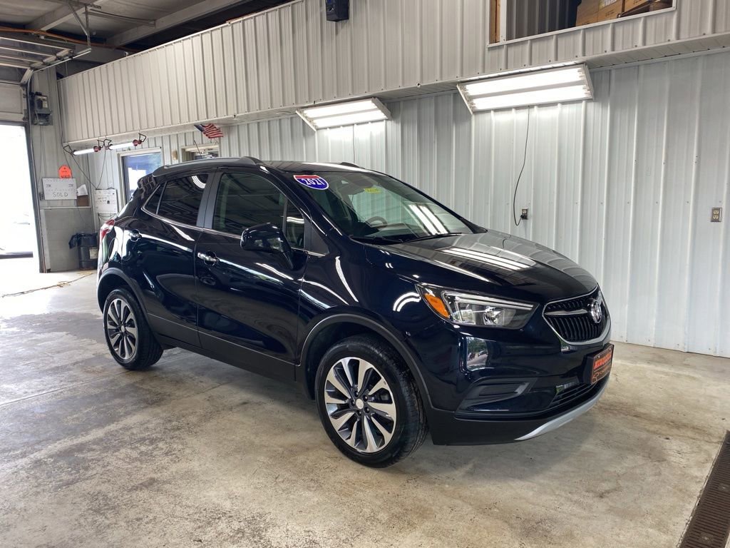 Used 2021 Buick Encore Preferred AWD/4WD image 2