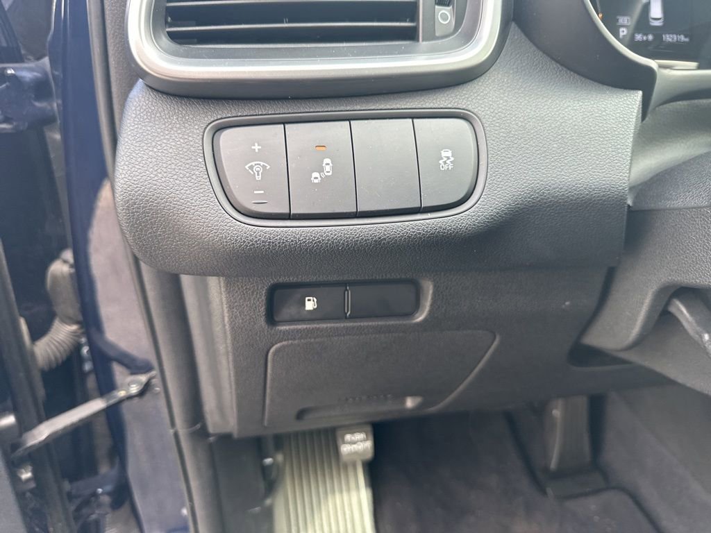 Used 2019 Kia Sorento LX image 11