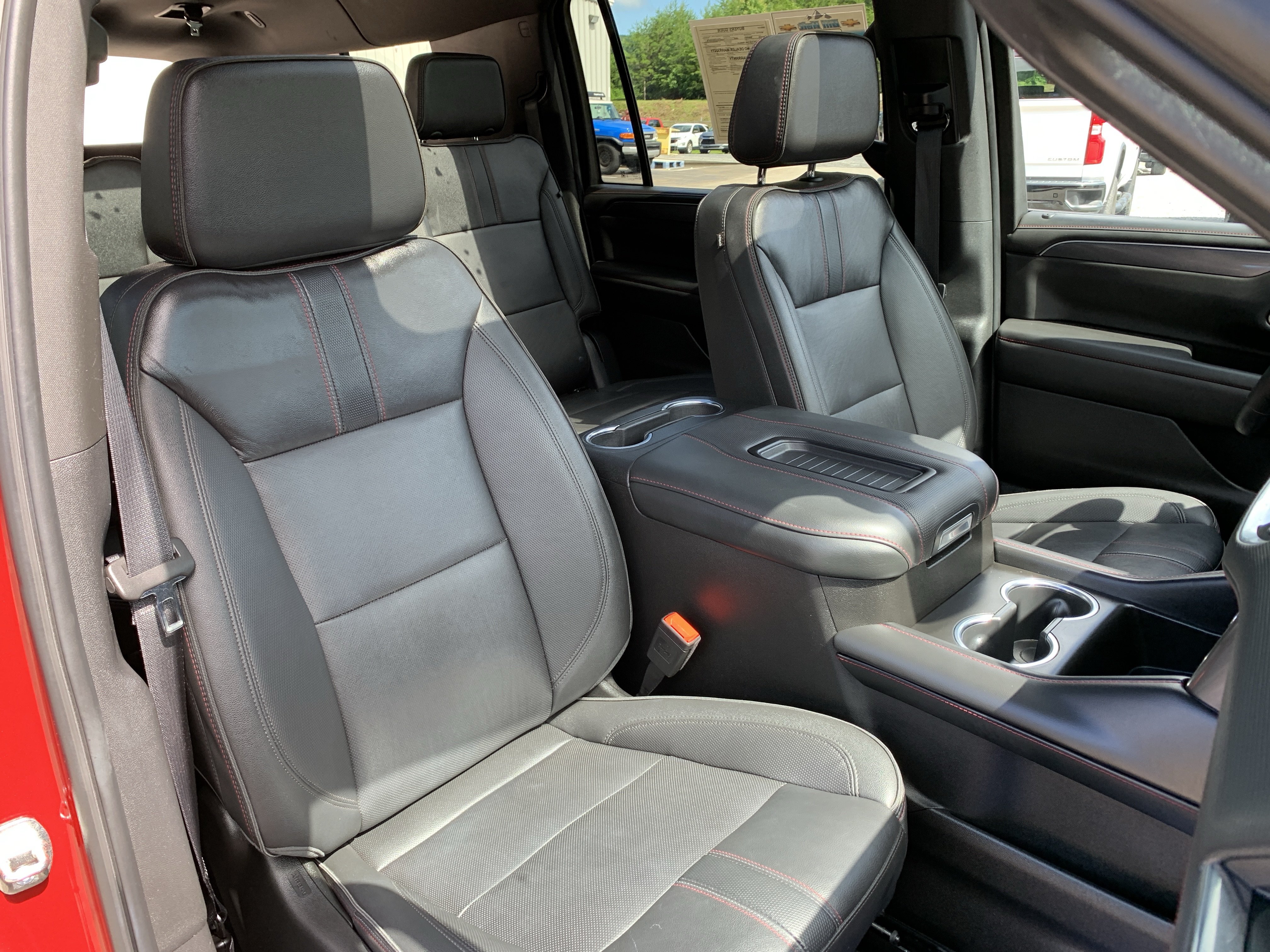 Used 2024 Chevrolet Suburban RST w/ Luxury Package RWD image 43