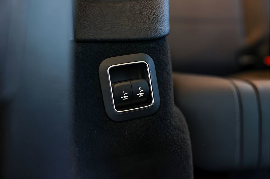 Used 2025 Mercedes-Benz GLS 450 4MATIC image 69