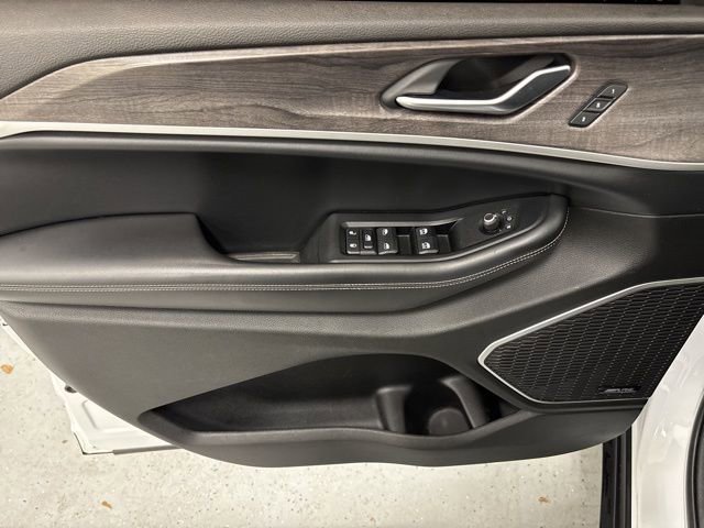 Used 2022 Jeep Grand Cherokee L Limited image 19