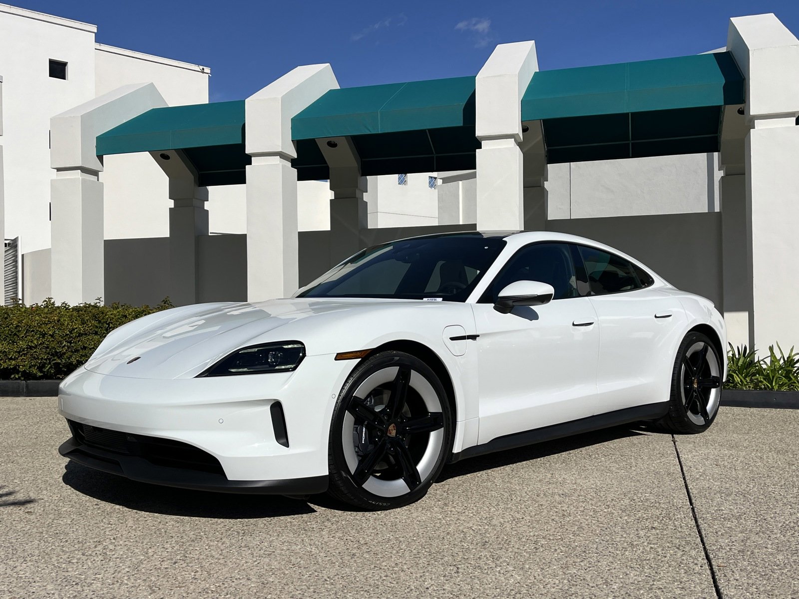 New 2025 Porsche Taycan image 1