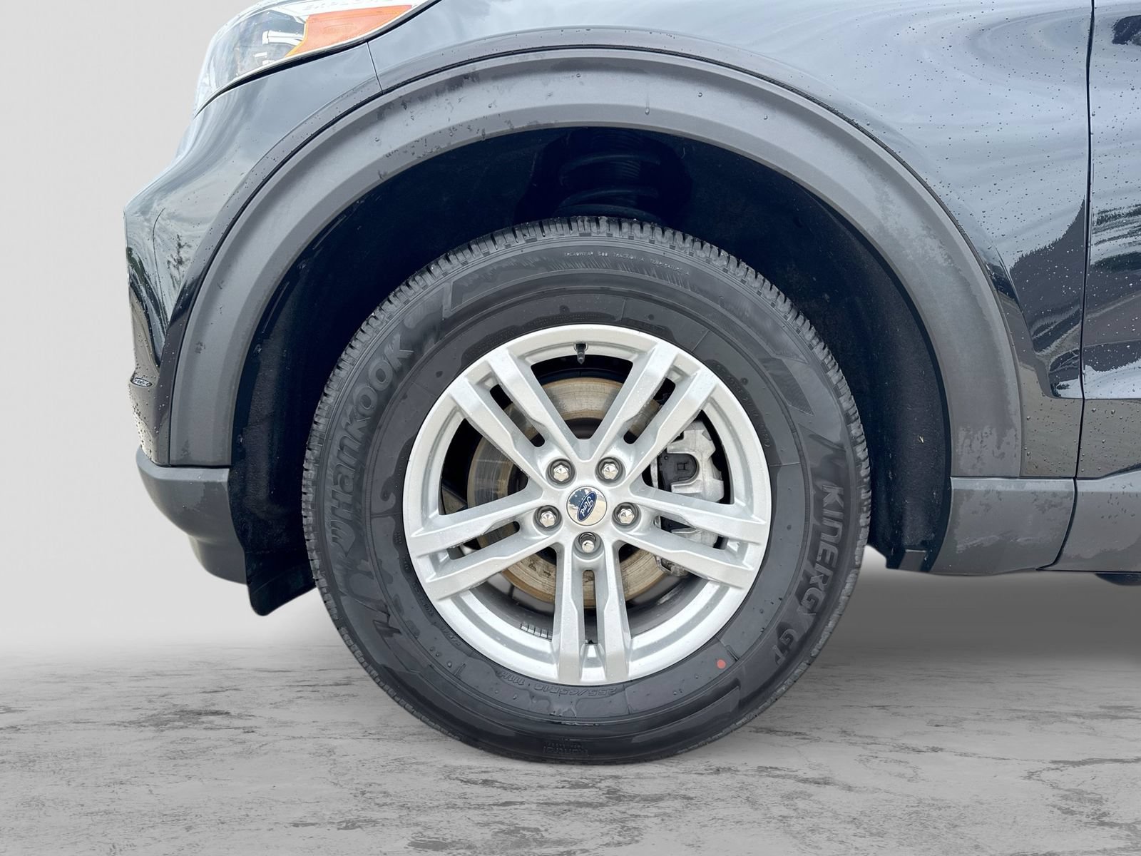 Certified 2023 Ford Explorer XLT w/ Equipment Group 202A AWD/4WD image 18
