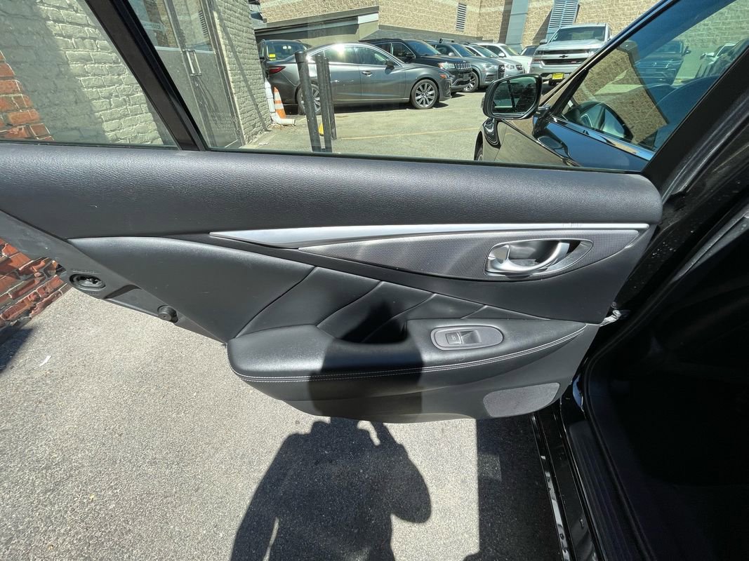 Used 2015 INFINITI Q50 Premium w/ Navigation Package AWD/4WD image 27