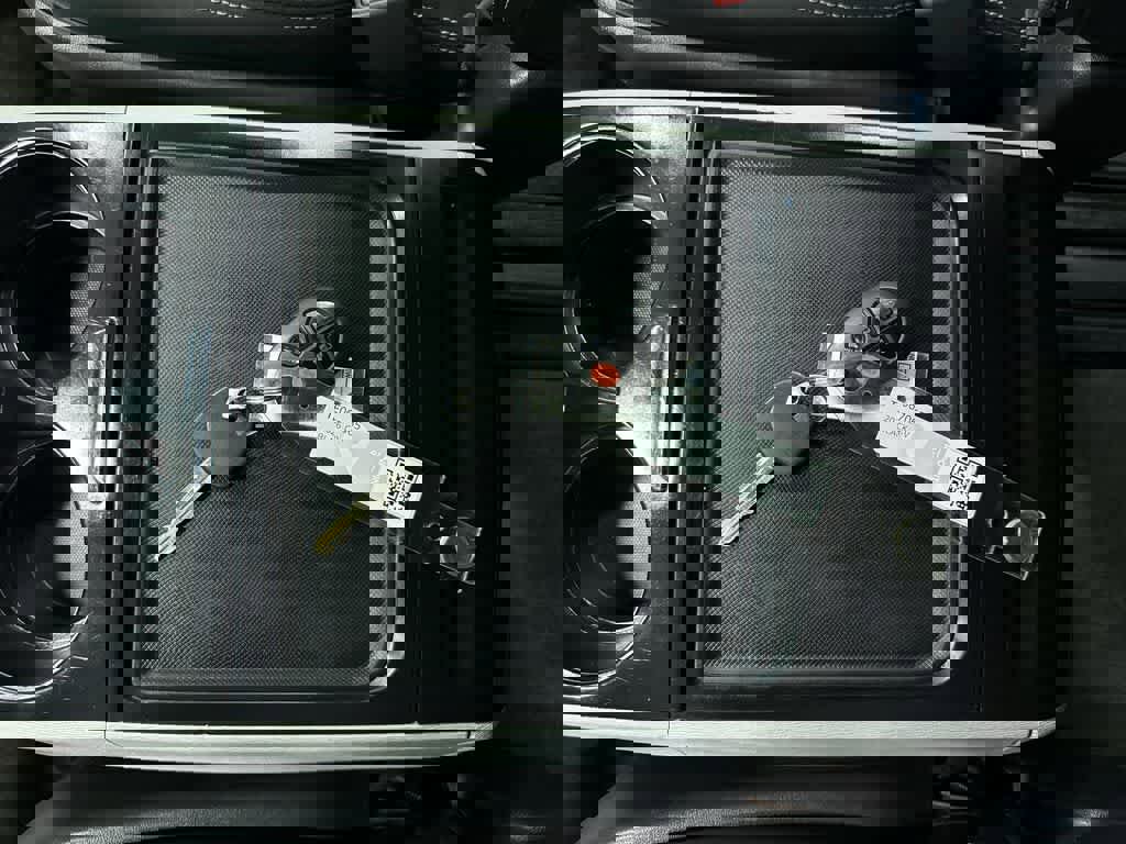 Used 2014 Toyota Sienna SE image 33