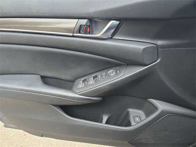 Used 2018 Honda Accord Sport image 13