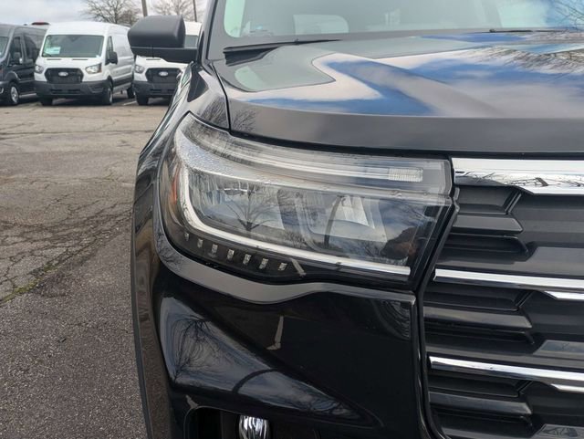 New 2025 Ford Explorer Active w/ Active Comfort Package image 11