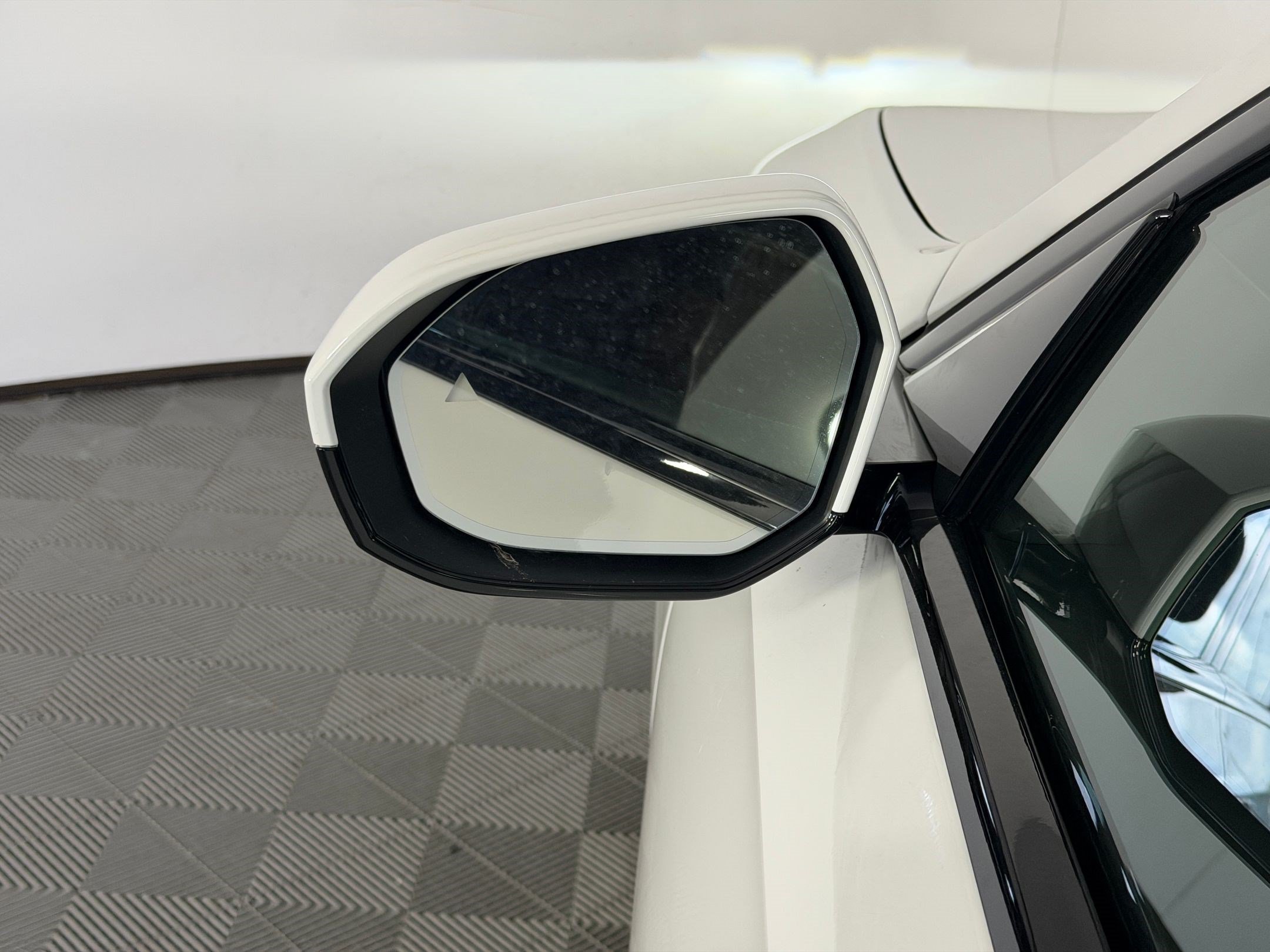 Used 2026 BMW 740i RWD image 22