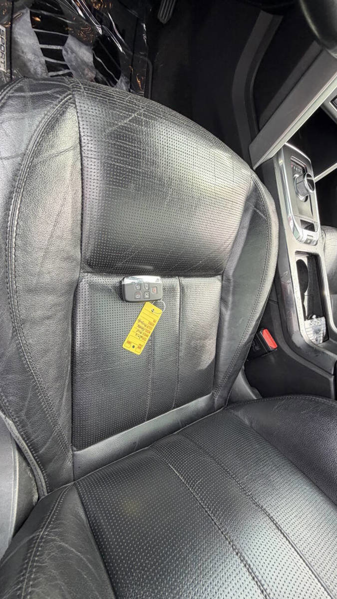 Used 2016 Land Rover Discovery Sport HSE image 16