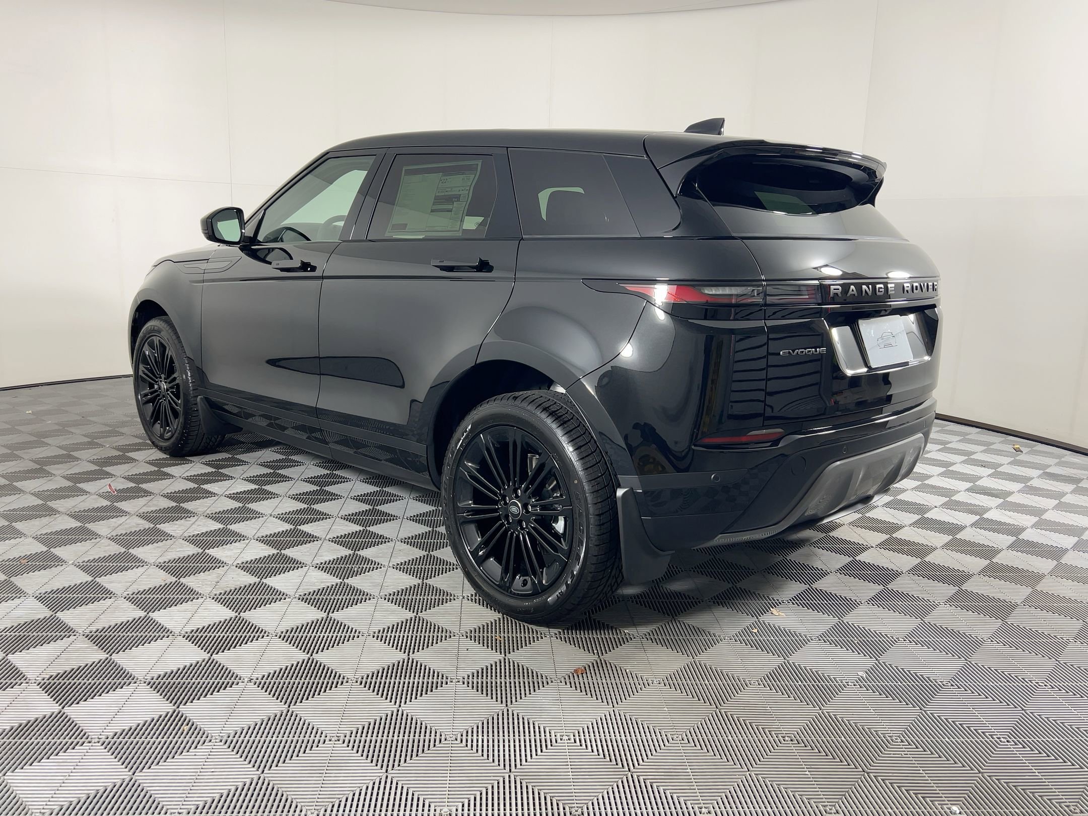 New 2026 Land Rover Range Rover Evoque S image 3