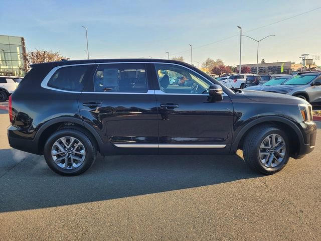 Used 2024 Kia Telluride LX image 3