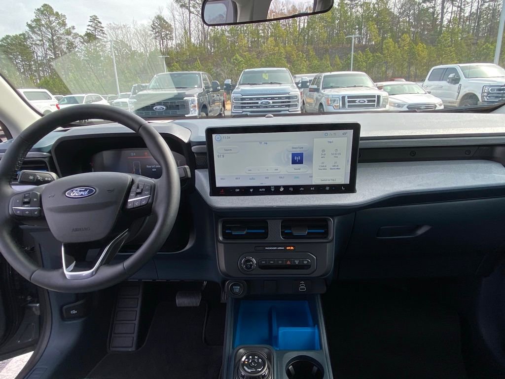 Certified 2025 Ford Maverick XLT w/ XLT Luxury Package image 25