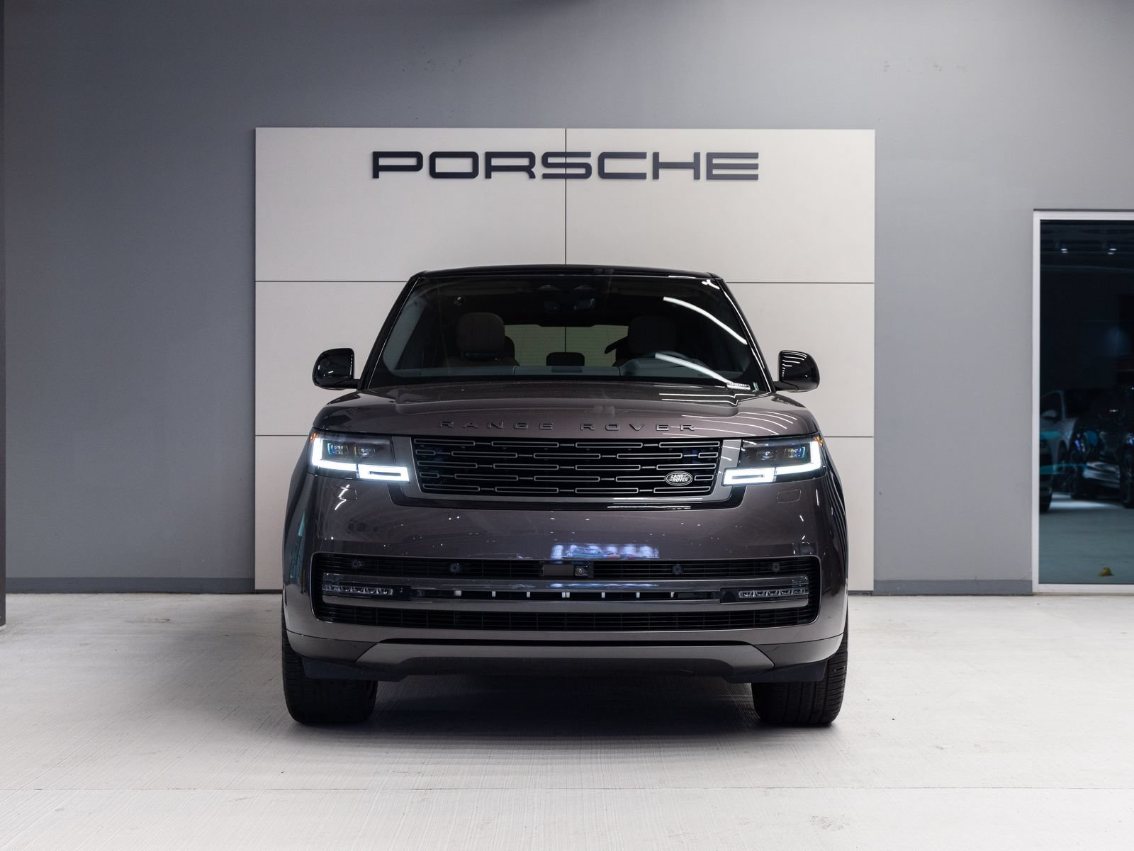 Used 2026 Land Rover Range Rover SE AWD/4WD image 10