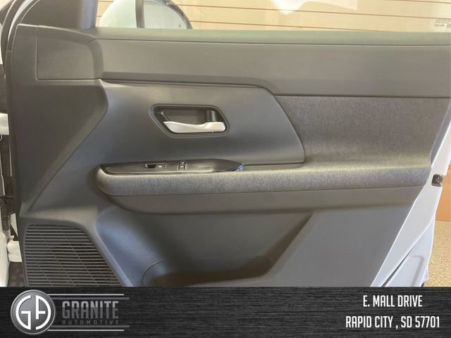 Used 2025 Nissan Kicks SV w/ SV Premium Package image 21