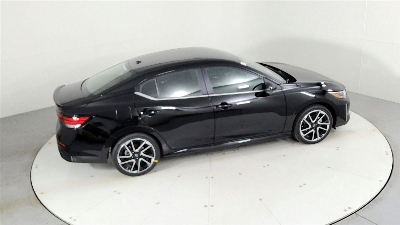 Used 2024 Nissan Sentra SR w/ Trunk Package FWD image 36