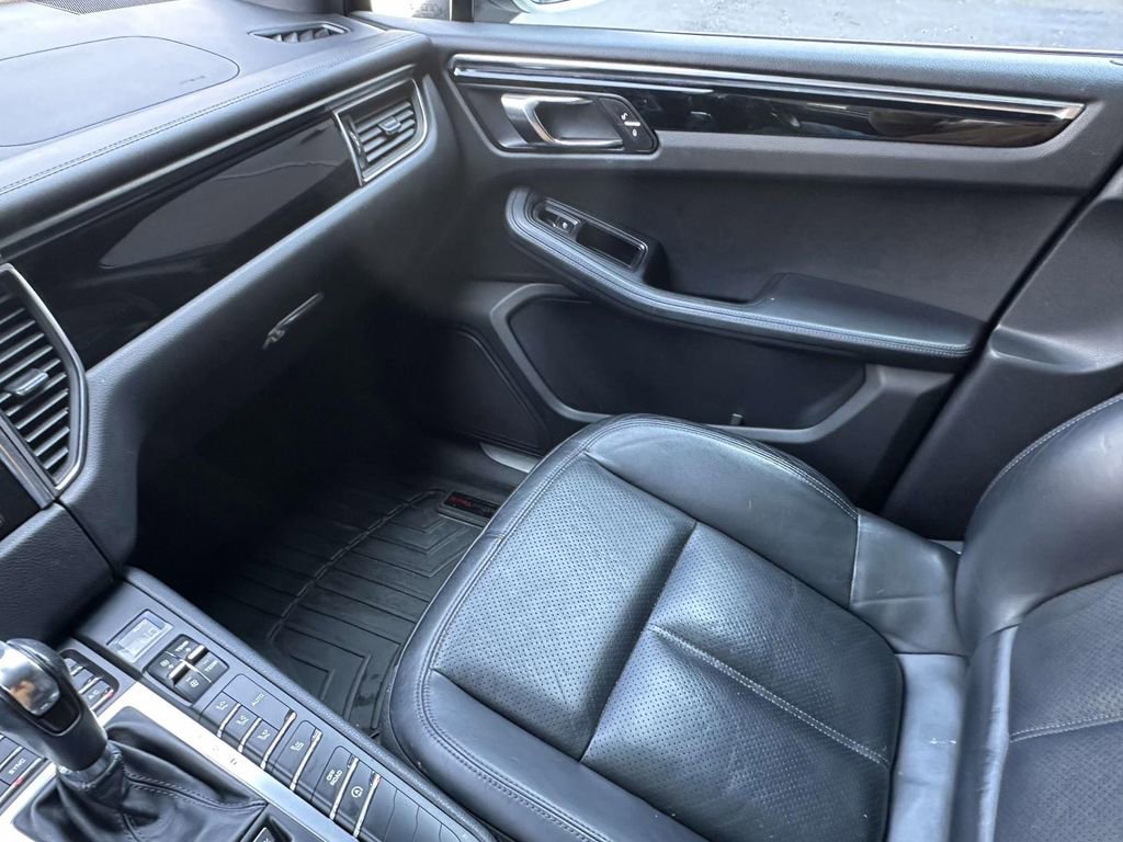Used 2016 Porsche Macan S image 30