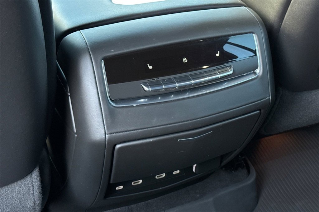 Used 2023 Cadillac Escalade ESV Sport Platinum image 14