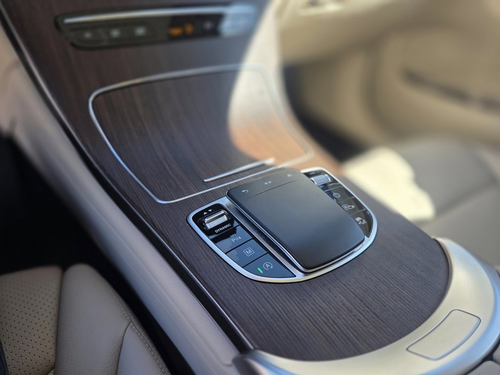 Used 2022 Mercedes-Benz GLC 300 4MATIC w/ Multimedia Package Lite image 17