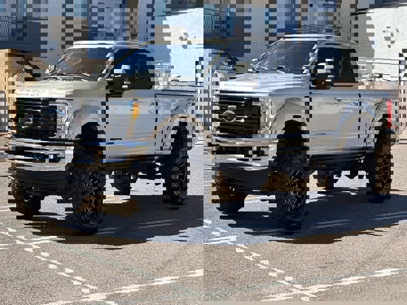 Used 2017 Ford F350 Lariat image 8