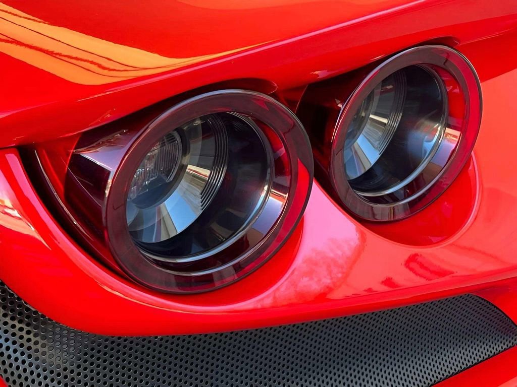Used 2021 Ferrari F8 Tributo image 32